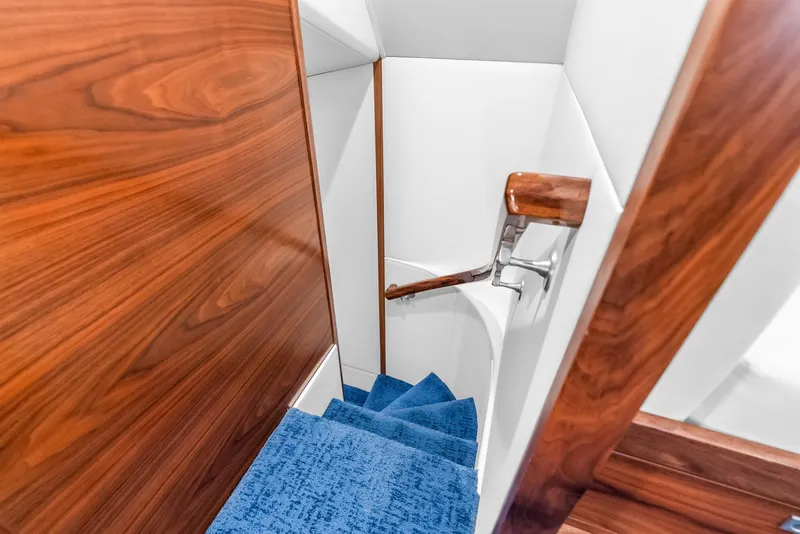 Slide: The Image of Viking 72 Convertible 2024 - 7821452