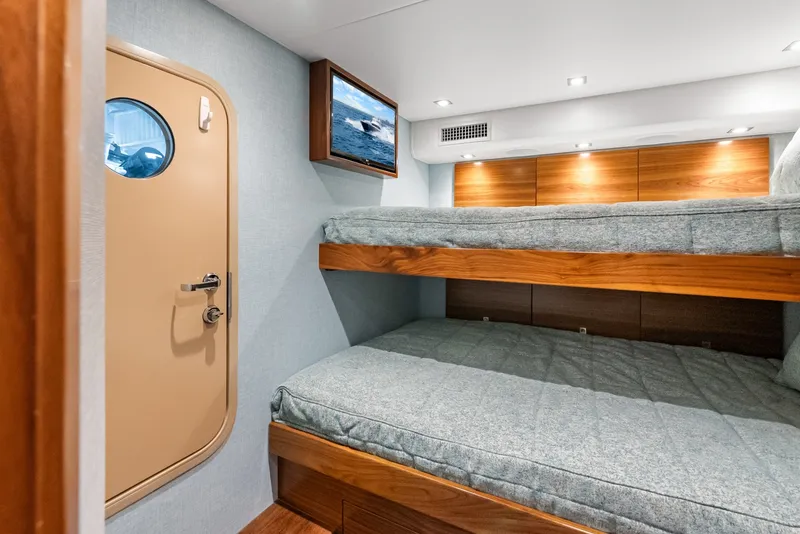 Slide: The Image of Viking 72 Convertible 2024 - 7821492