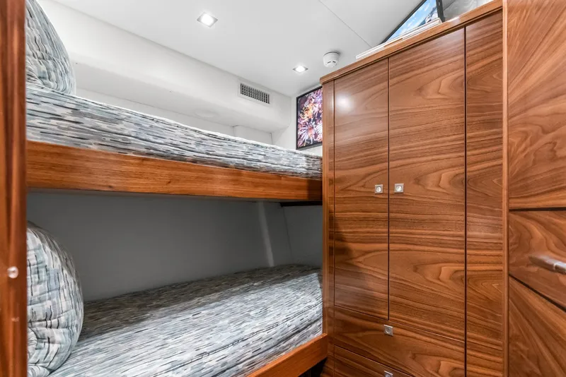 Slide: The Image of Viking 72 Convertible 2024 - 7821476