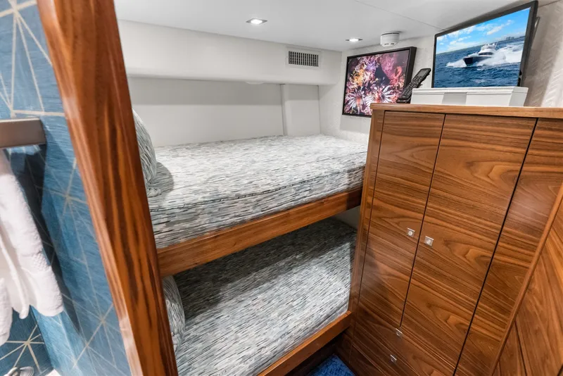 Slide: The Image of Viking 72 Convertible 2024 - 7821475