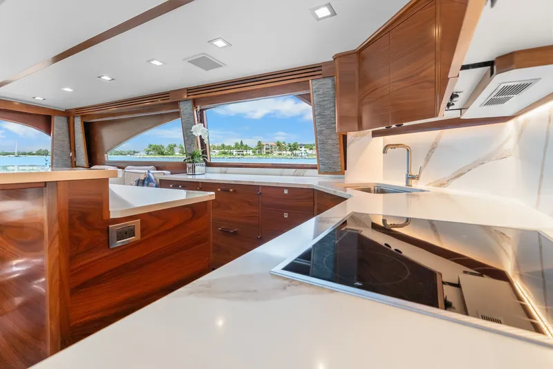 Slide: The Image of Viking 72 Convertible 2024 - 7821499
