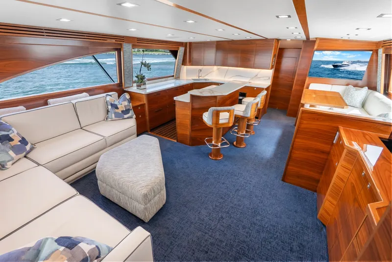 Slide: The Image of Viking 72 Convertible 2024 - 7821505