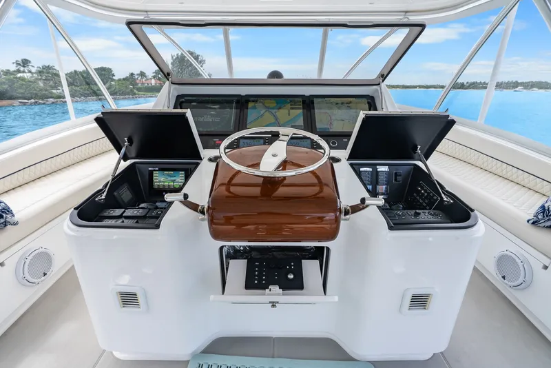 Slide: The Image of Viking 72 Convertible 2024 - 7821437