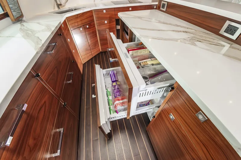 Slide: The Image of Viking 72 Convertible 2024 - 7461622