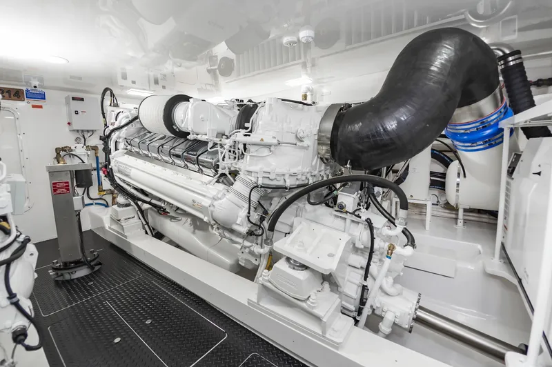 Slide: The Image of Viking 72 Convertible 2024 - 7461689