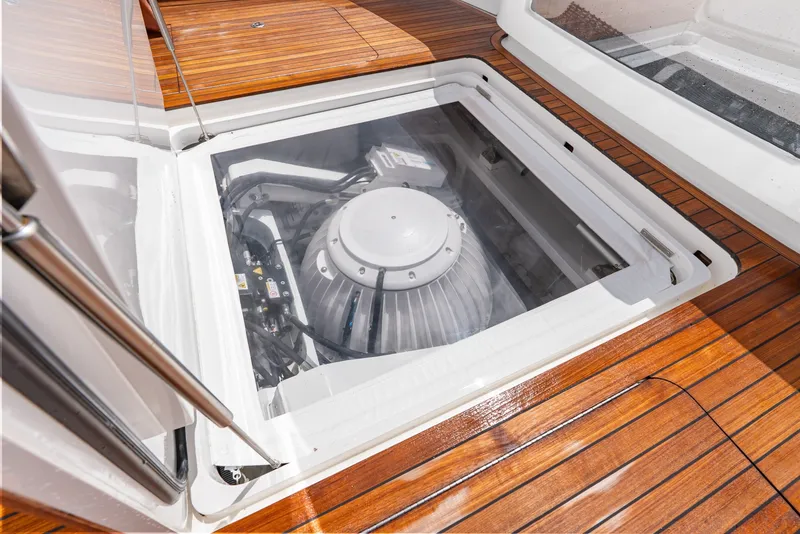 Slide: The Image of Viking 72 Convertible 2024 - 7821422