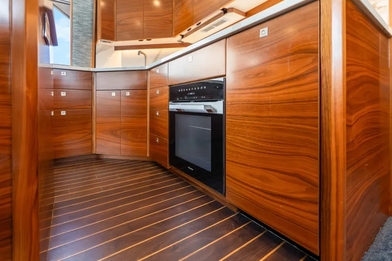 Slide: The Image of Viking 72 Convertible 2024 - 7821502