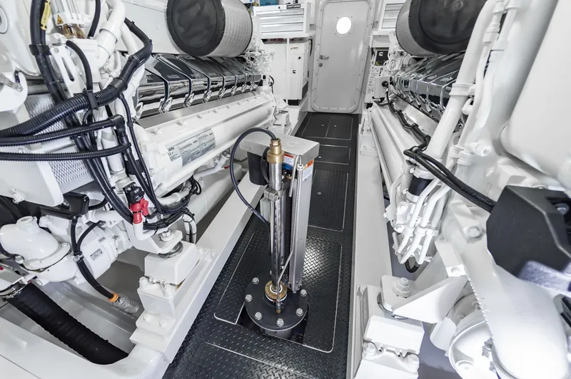 Slide: The Image of Viking 72 Convertible 2024 - 7461686
