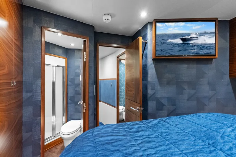 Slide: The Image of Viking 72 Convertible 2024 - 7821483