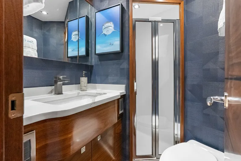 Slide: The Image of Viking 72 Convertible 2024 - 7821481