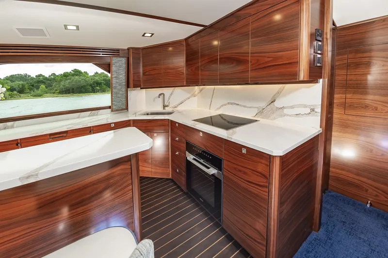 Slide: The Image of Viking 72 Convertible 2024 - 7461623