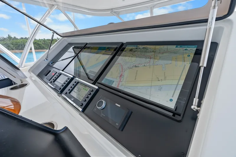 Slide: The Image of Viking 72 Convertible 2024 - 7821434