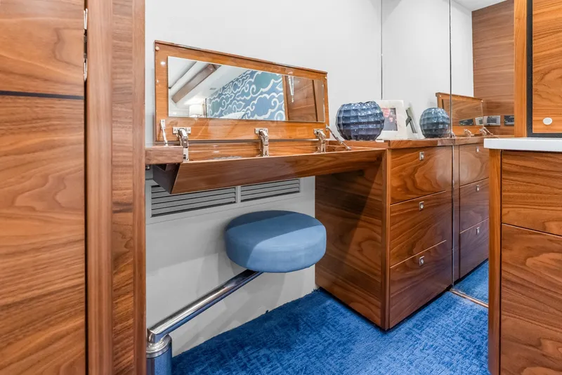 Slide: The Image of Viking 72 Convertible 2024 - 7821457