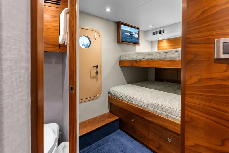 Slide: The Image of Viking 72 Convertible 2024 - 7821488