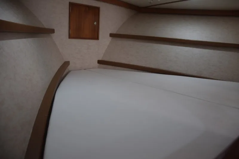 Slide: The Image of   V Berth Forward - 7464431
