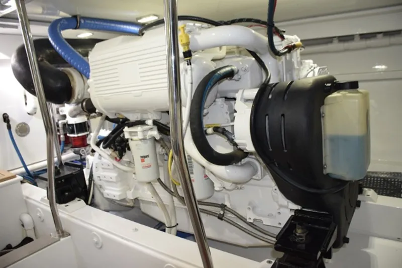 Slide: The Image of Port Side Cummins 600hp QSC - 7464454