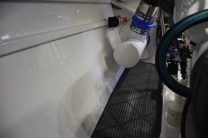 Slide: The Image of Outboard Of Starboard Motor - 7464453