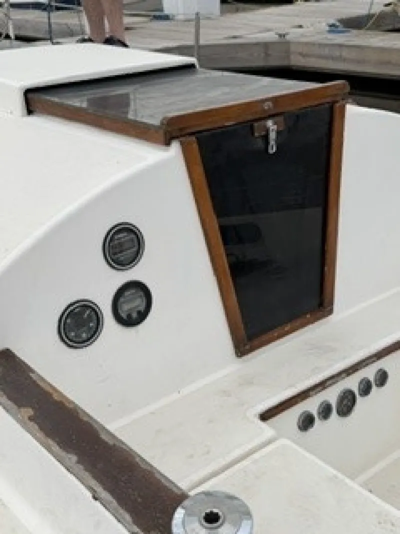 Slide: The Image of Sabre 28 Series 2 1981 - 7462370