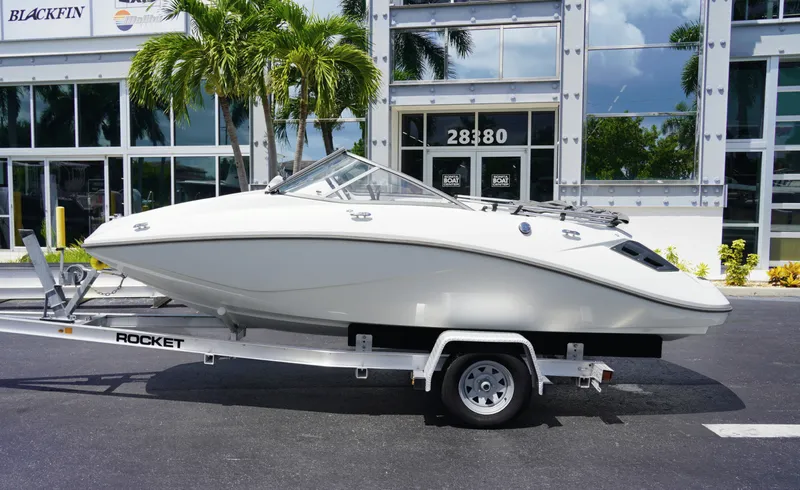 The Image of Sea-Doo Challenger 180SE 2008 - 7462616