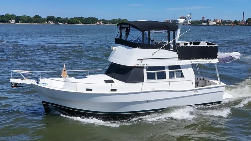 The Image of Mainship 390 Trawler 2000 - undefined