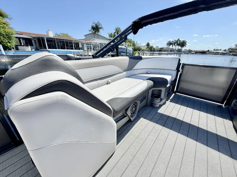Slide: The Image of Avalon 23 2023 - 7464316