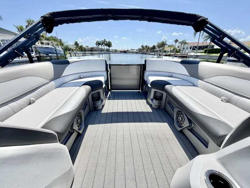 Slide: The Image of Avalon 23 2023 - 7464315
