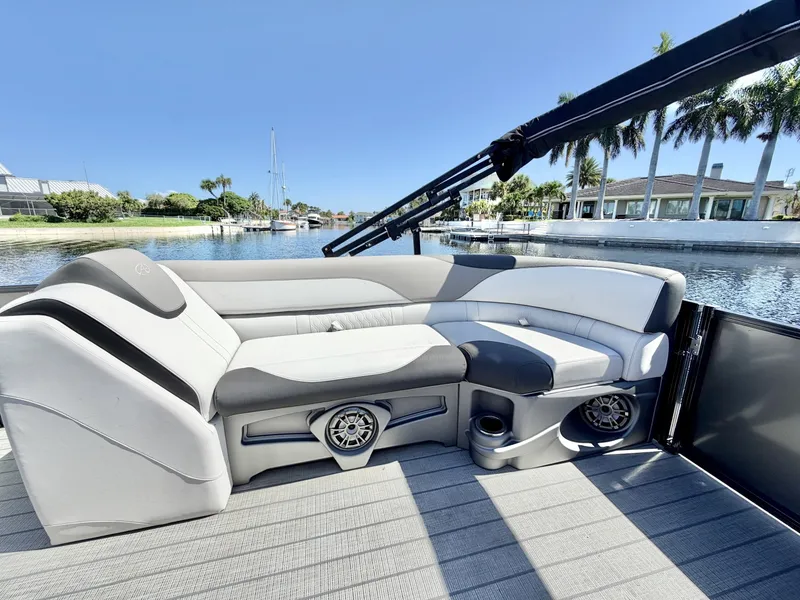 Slide: The Image of Avalon 23 2023 - 7464319