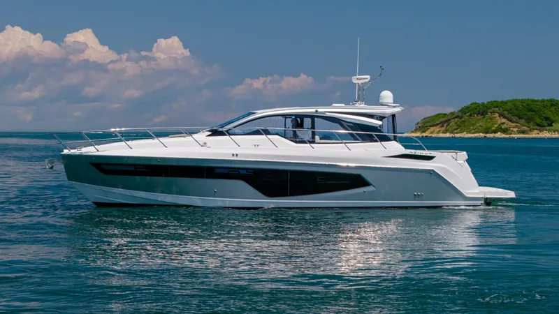 Slide: The Image of Azimut Atlantis 51 2019 - 7464676