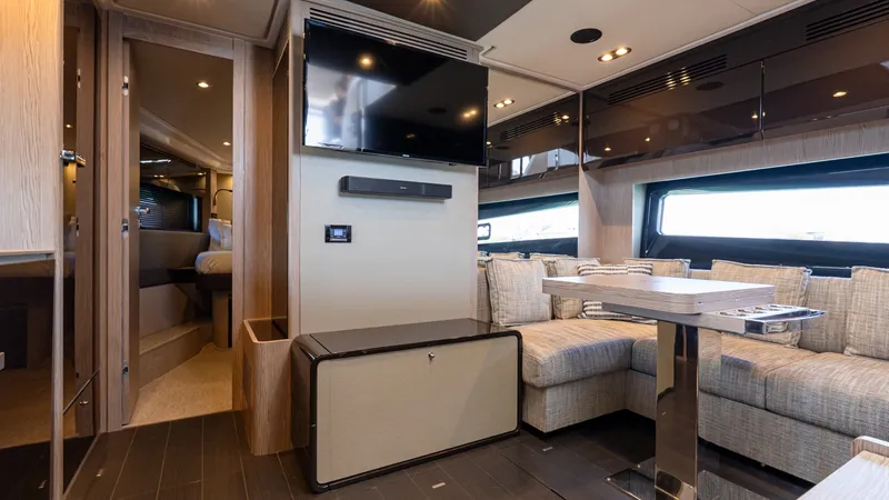Slide: The Image of Azimut Atlantis 51 2019 - 7464607