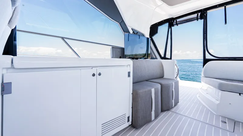 Slide: The Image of Azimut Atlantis 51 2019 - 7464648