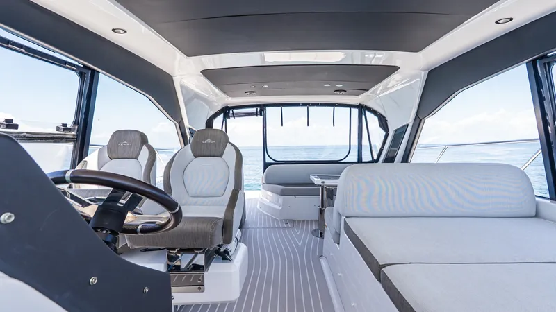 Slide: The Image of Azimut Atlantis 51 2019 - 7464644