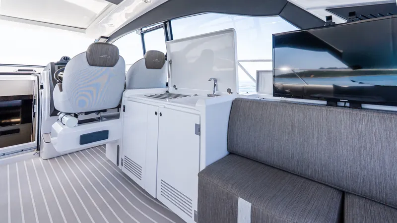 Slide: The Image of Azimut Atlantis 51 2019 - 7464652