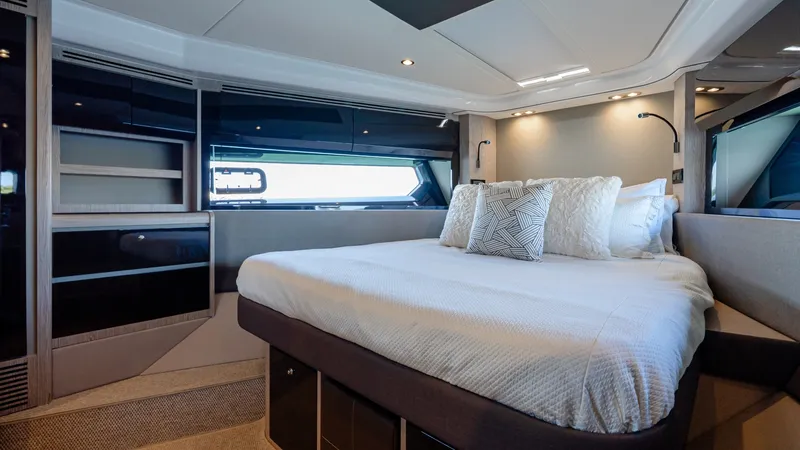 Slide: The Image of Azimut Atlantis 51 2019 - 7464625