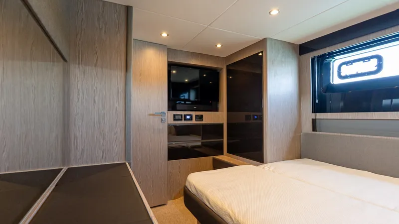 Slide: The Image of Azimut Atlantis 51 2019 - 7464603