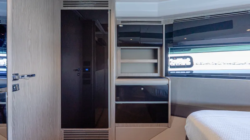 Slide: The Image of Azimut Atlantis 51 2019 - 7464628