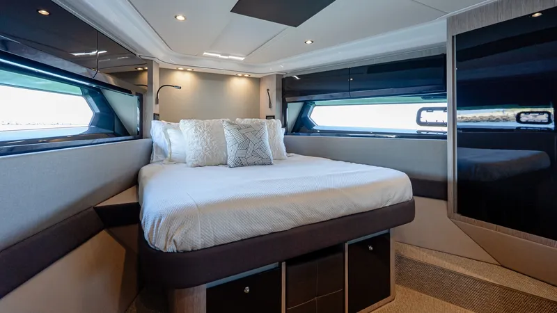 Slide: The Image of Azimut Atlantis 51 2019 - 7464624