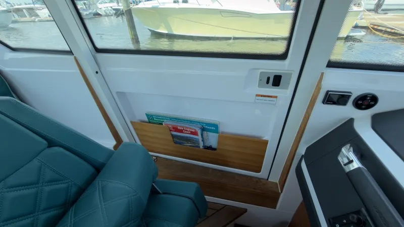 Slide: The Image of Axopar 28 Cabin 2023 - 7464978