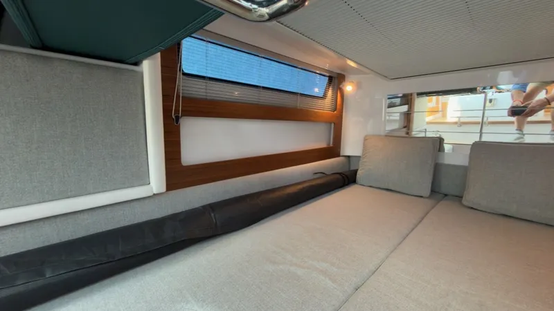 Slide: The Image of Axopar 28 Cabin 2023 - 7464990