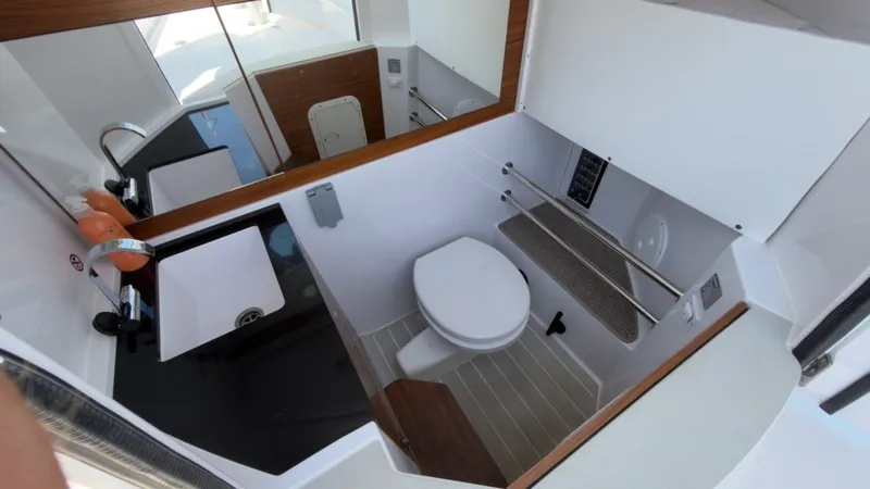 Slide: The Image of Axopar 28 Cabin 2023 - 7464975
