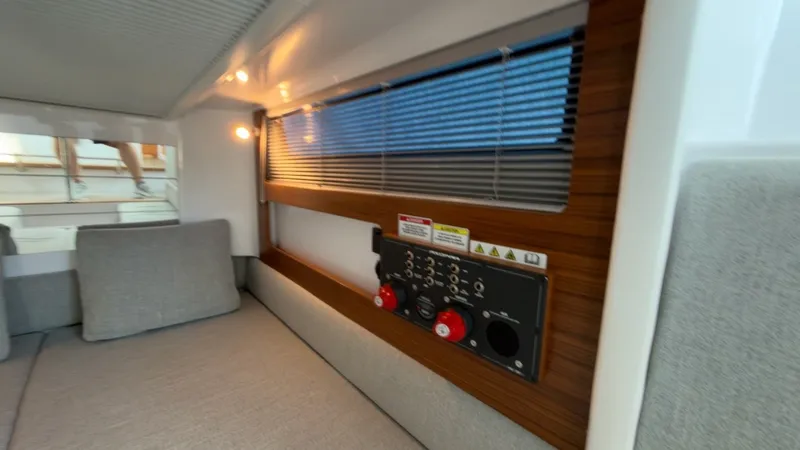 Slide: The Image of Axopar 28 Cabin 2023 - 7464991