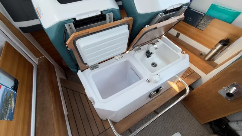 Slide: The Image of Axopar 28 Cabin 2023 - 7464995