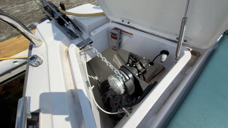 Slide: The Image of Axopar 28 Cabin 2023 - 7464966