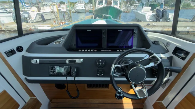 Slide: The Image of Axopar 28 Cabin 2023 - 7464952