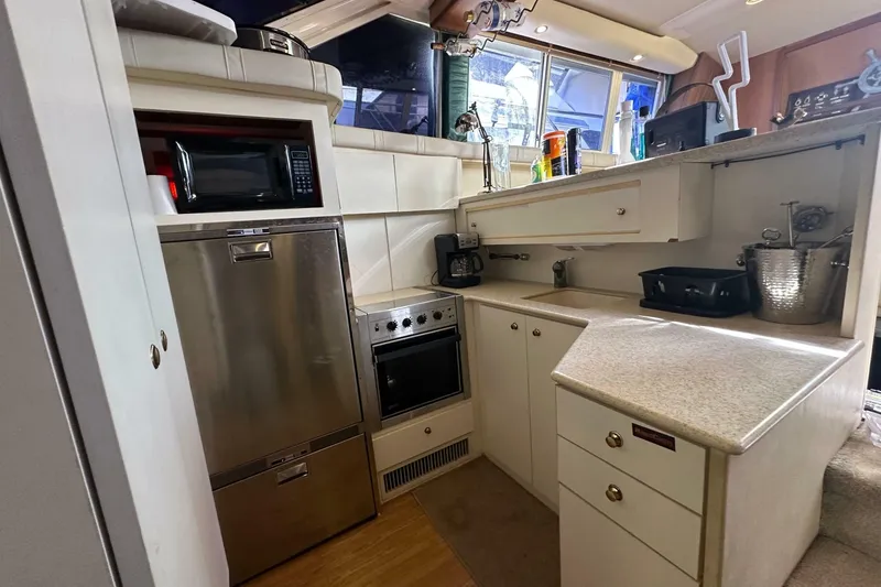 Slide: The Image of Silverton 442 Cockpit Motor Yacht 1999 - 7465085