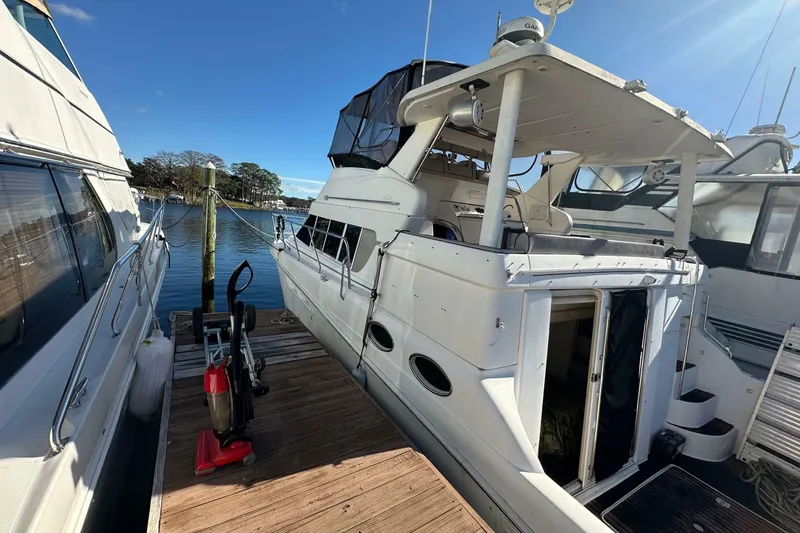 Slide: The Image of Silverton 442 Cockpit Motor Yacht 1999 - 7465088