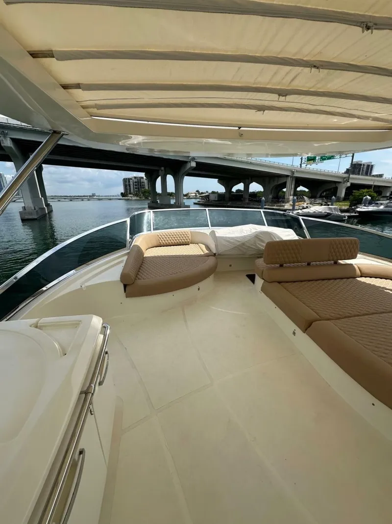 Slide: The Image of Azimut 75 2010 - 7465652