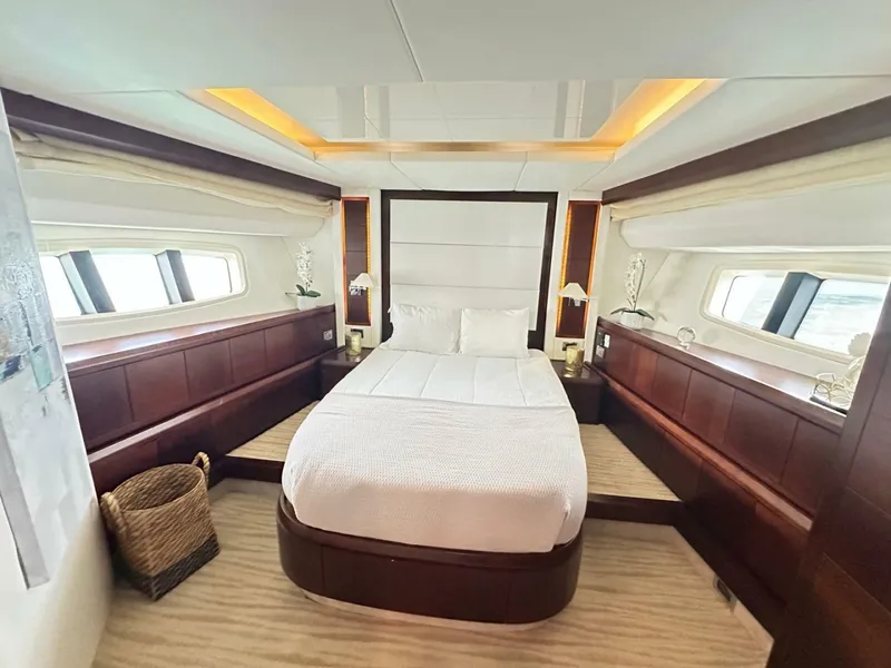 Slide: The Image of Azimut 75 2010 - 7465659