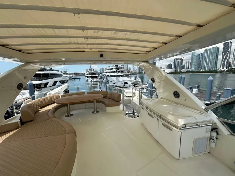 Slide: The Image of Azimut 75 2010 - 7465657