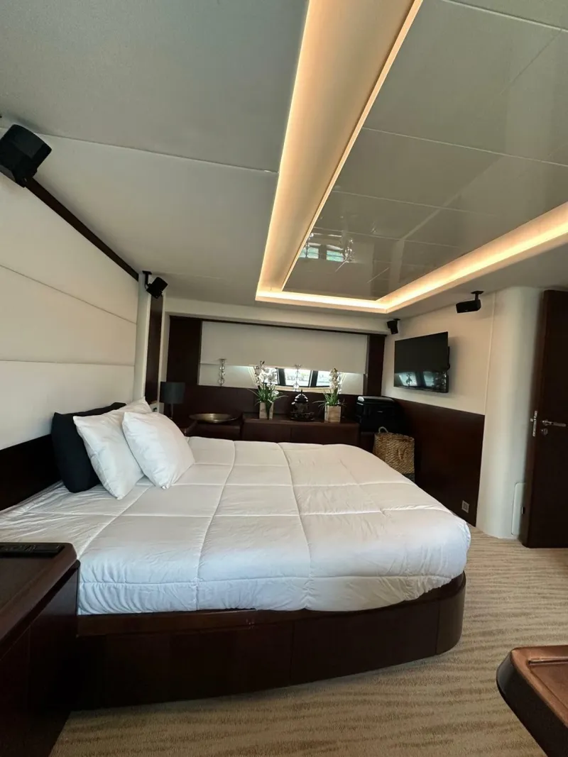 Slide: The Image of Azimut 75 2010 - 7465633