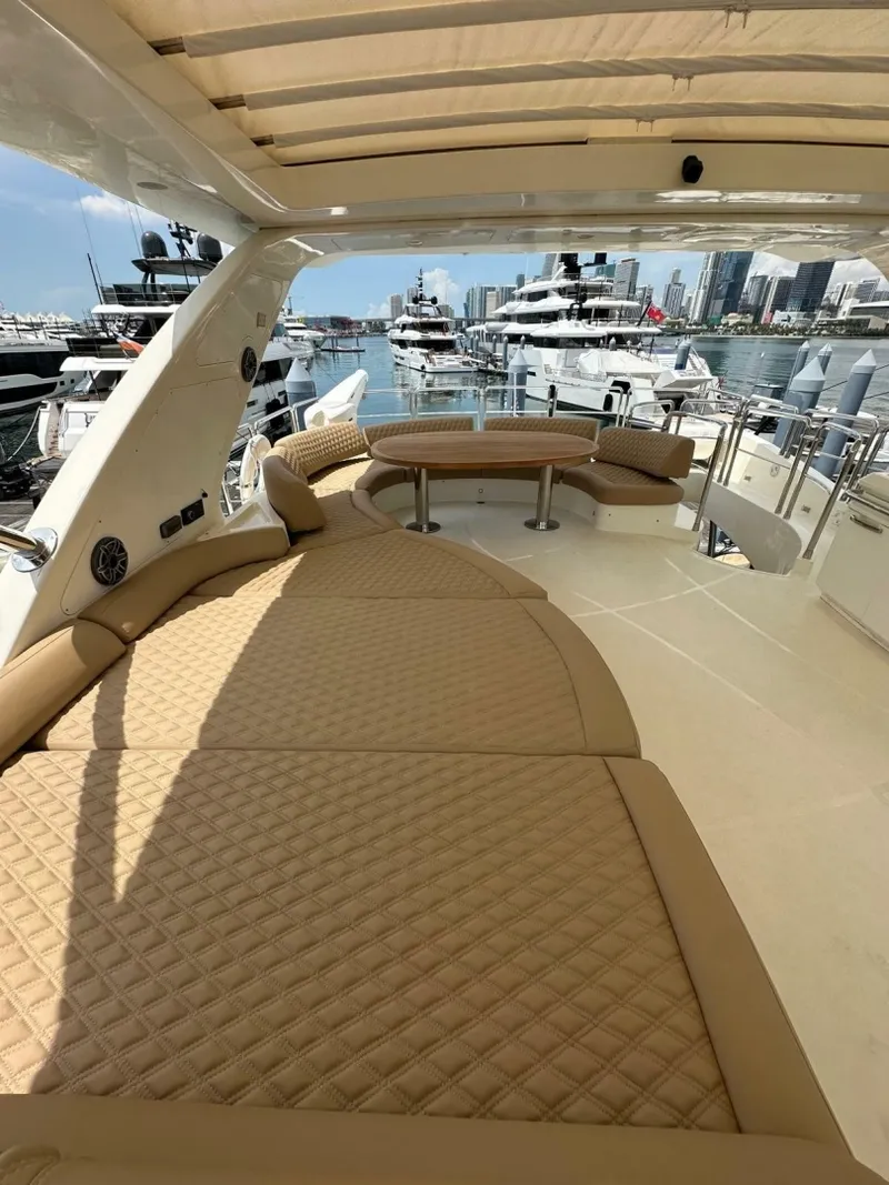 Slide: The Image of Azimut 75 2010 - 7465655